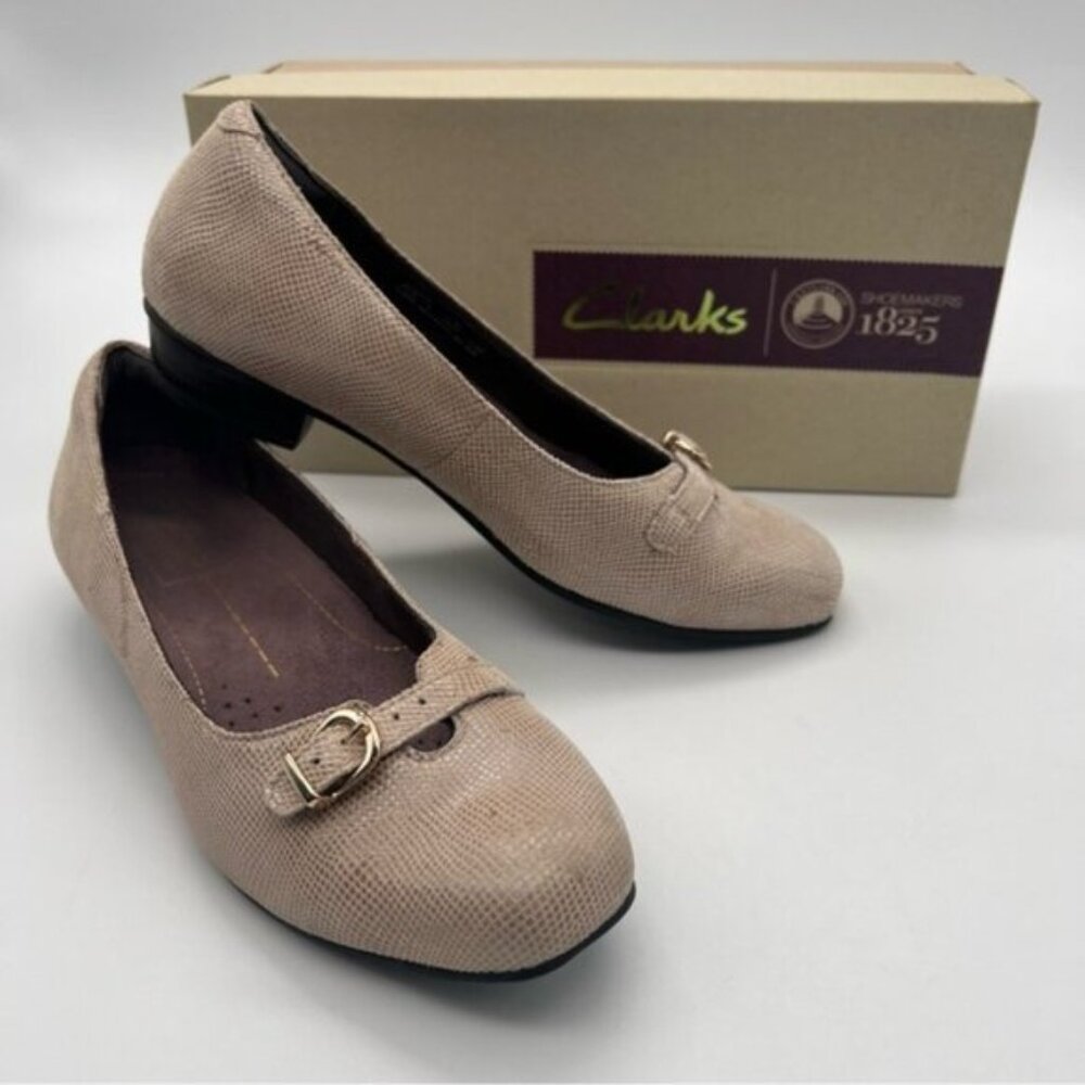 Clarks Sz 6.5 Artisan Caswell Genoa Natural Tan Faux Snakeskin Leather Women’s